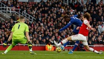 Dua Gol dalam 4 Menit Bawa Chelsea Menang di Kandang Arsenal