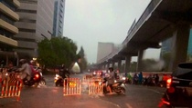 Banjir Landa Jalanan Jakarta, Lalu Lintas Terganggu
