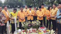 Peringati HUT ke-60, MKGR Gelar Bakti Sosial hingga Tabur Bunga di TMP Kalibata