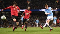 Liverpool Bidik De Bruyne dan Laporte dari Manchester City