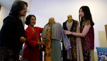 Patricia Tampilkan Batik Lasem untuk Traveller