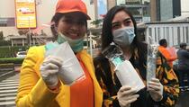 Kosgoro 1957 Gandeng Sejumlah Artis Bagikan Masker dan Cairan Pembersih Tangan