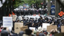 Demo Floyd Meluas, Sejumlah Kota di AS Terapkan Jam Malam