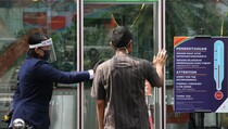 Sejumlah Warga Siapkan APD Tambahan Hadapi Normal Baru