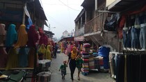 Aktivitas Pedagang Tanah Abang Kembali Menggeliat