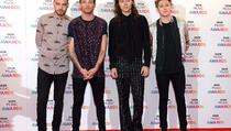 Lirik Lagu Night Changes oleh One Direction dan Terjemahannya