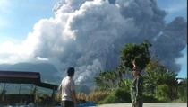 Gunung Sinabung Kembali Meletus