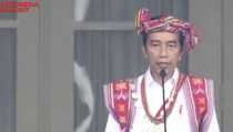 Presiden Pimpin Upacara dengan Pakaian Adat Timor Tengah Selatan