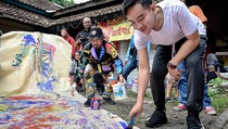 Gibran dan Seniman Lukis Solo Bersatu Tekan Covid-19