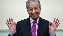 Mahathir Mohamad Koreksi Pernyataan soal Kepri dan Singapura