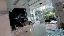 Pendemo Lempar Molotov, Ruangan di Kementerian ESDM Terbakar