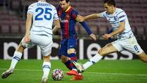 Messi Kembali Cetak Gol dari Titik Putih