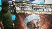 Satpol PP DKI Minta FPI Segera Turunkan Baliho Rizieq