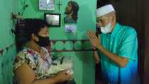 Junjung Toleransi, Habib di Solo Ini Bagikan Sembako untuk Umat Nasrani saat Natal