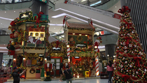 Lippo Mall Puri Punya Dua Spot Instragramable Nuansa Natal