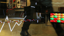 IHSG Melemah di Sesi Siang, Saham WMUU Meroket 21,11%