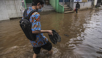 Banjir Rendam Beberapa Lokasi di Depok