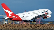 Qantas Larang Pejabatnya Naik First Class Gratis