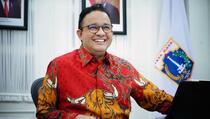 Hari Air Sedunia, Anies Singgung Konsep Naturalisasi Saat Tanam Pohon Loa Bersama Warga