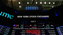 Wall Street Menguat, S&P dan Nasdaq Ukir Rekor
