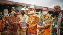 Pangdam Mulawarman Saksikan Penyerahan Buku 