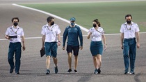 Menjelang GP Bahrain, 2 Staf Tim Aston Martin Terpapar Covid-19