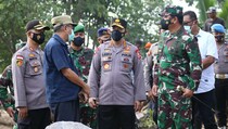 Bencana Alam NTT, TNI-Polri Fokus Evakuasi Korban dan Kirim Bantuan