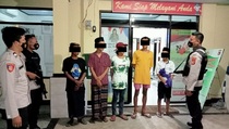 Blokir Akses Jalan Untuk Aksi Balap Lari, Sejumlah Remaja Ditangkap Polisi
