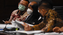 Nama Azis Syamsuddin dan Fahri Hamzah Mencuat dalam Sidang Suap Benur