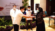 YAPL Santuni 2.000 Anak Yatim Binaan