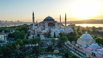 Setelah 87 Tahun, Kaum Muslim Turki Gelar Salat Id Pertama di Hagia Sophia
