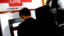 Himbara Tunda Penyesuaian Tarif Cek Saldo dan Tarik Tunai ATM Link