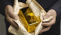 Harga Emas Catat Kenaikan Bulanan Ke-3 karena Koreksi Dolar