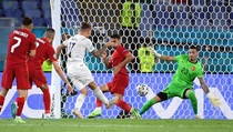 Tampil Menyerang, Italia Gemilang