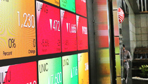 300 Saham Melemah, IHSG Terkoreksi 0,8%