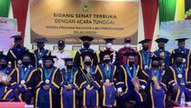 Bupati Dogiyai dan 24 ASN Wisuda S-2 di STPMD APMD Yogyakarta