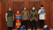 UMB Berikan Santunan ke Anak Yatim, Pesan Probosutedjo: Pendidikan untuk Semua