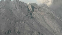 Awan Panas Guguran Meluncur dari Gunung Merapi Sejauh 2 Kilometer
