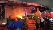 Rumah Makan di Kebagusan Terbakar Akibat Korsleting