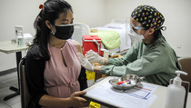 Laju Vaksinasi Booster Stagnan, Epidemiolog: Ubah Pola Komunikasi