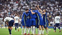 Taklukkan Tottenham, Chelsea Pimpin Klasemen