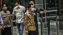 Dijemput Paksa, Azis Syamsuddin Telah Berstatus Tersangka KPK