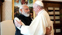 PM Modi Undang Paus Fransiskus ke India