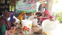 Jababeka Berikan Edukasi Lingkungan kepada Anak-anak di Desa Jatibaru