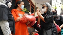 Sahabat Ganjar Salurkan Bansos untuk Korban Banjir Bandang di Malang