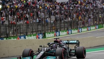 Tercepat di FP2 GP Arab Saudi, Hamilton Tebar Ancaman