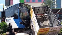 Sopir Transjakarta: Dongkrak Menggelinding ke Pedal Gas