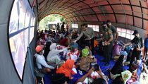 Pengungsi Semeru Curhat ke Jokowi