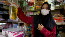 Minyak Goreng Kemasan Masih Langka di Pasar Tradisional 