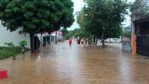 Ratusan Korban Banjir Aceh Jaya Bertahan di Pengungsian